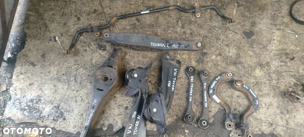 VW Touran I zawieszenie tył wahacz piasta - 2