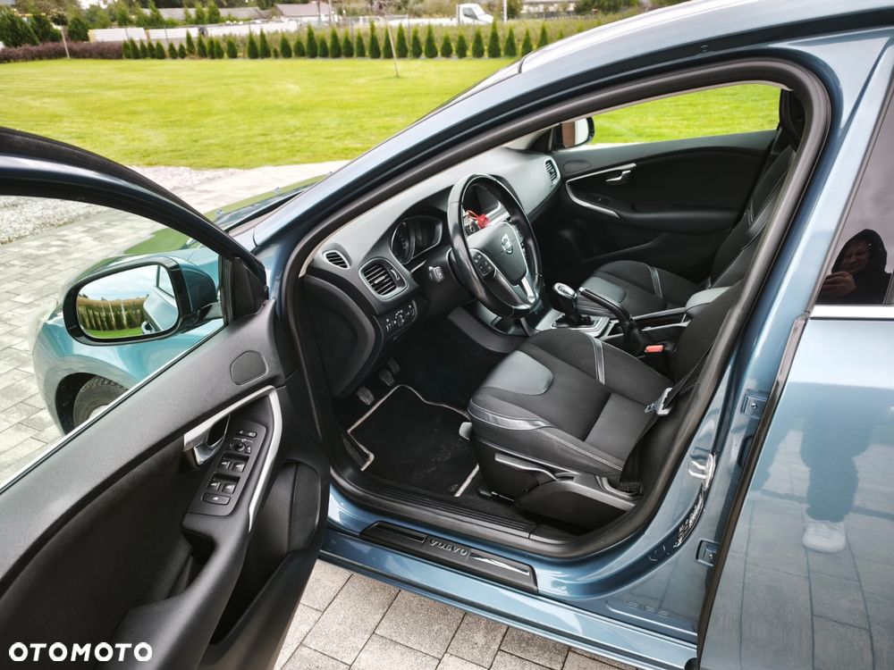 Volvo V40 D2 Momentum - 13