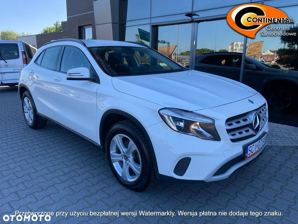 Mercedes-Benz GLA - 2