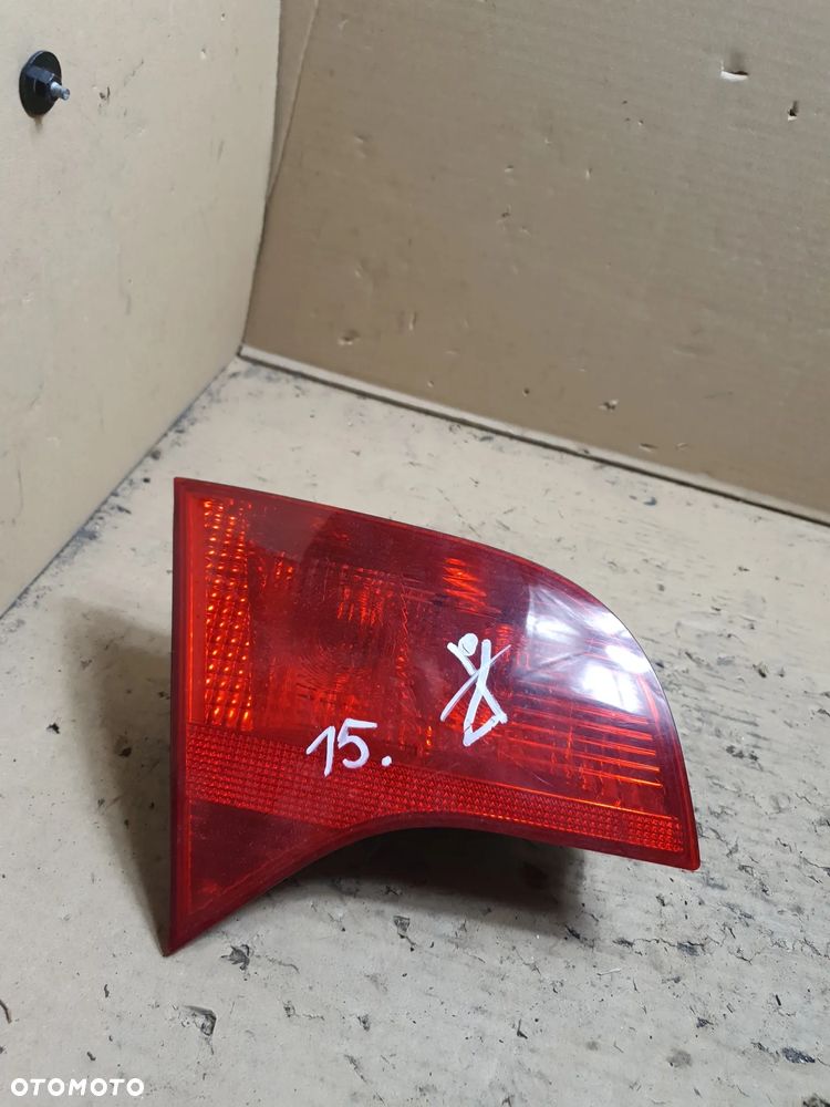 #LAMPA LEWY TYŁ W KLAPĘ AUDI A4 B7 nr 8E9945093 - 2
