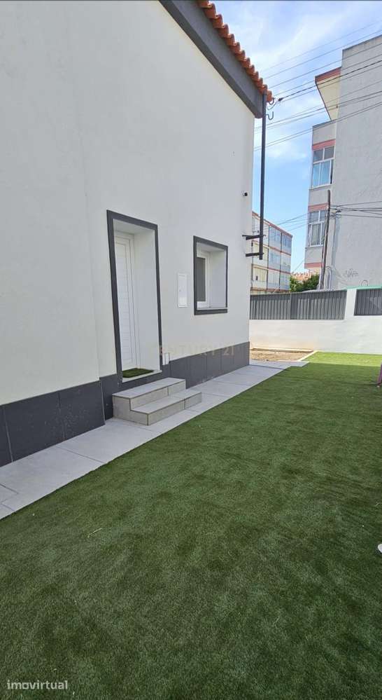 Moradia Renovada T4 em Agualva  - Oportunidade Única! - Grande imagem: 2/33