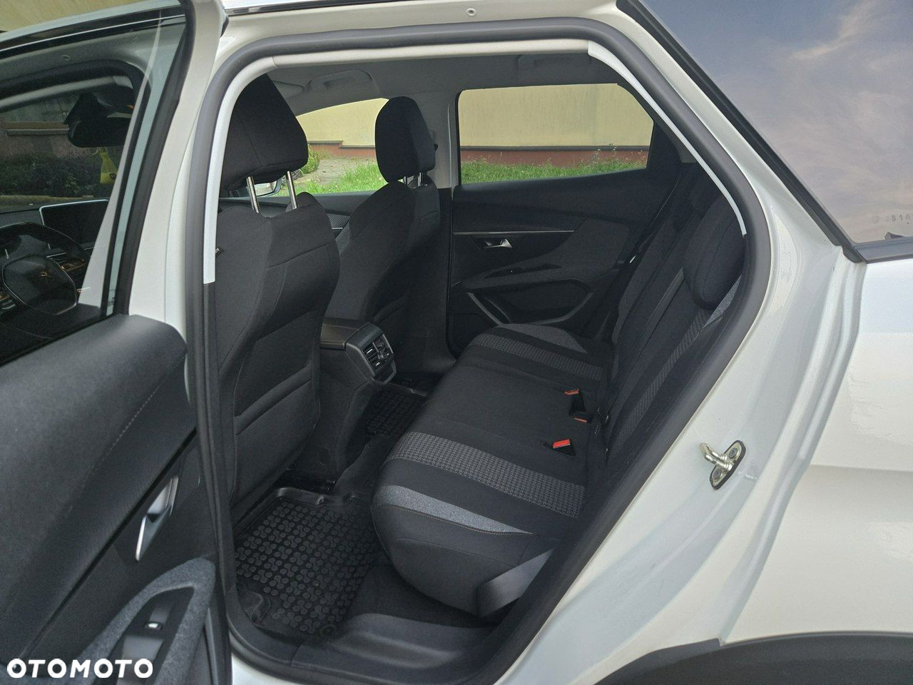 Peugeot 3008 1.6 BlueHDi Allure S&S EAT6 - 15