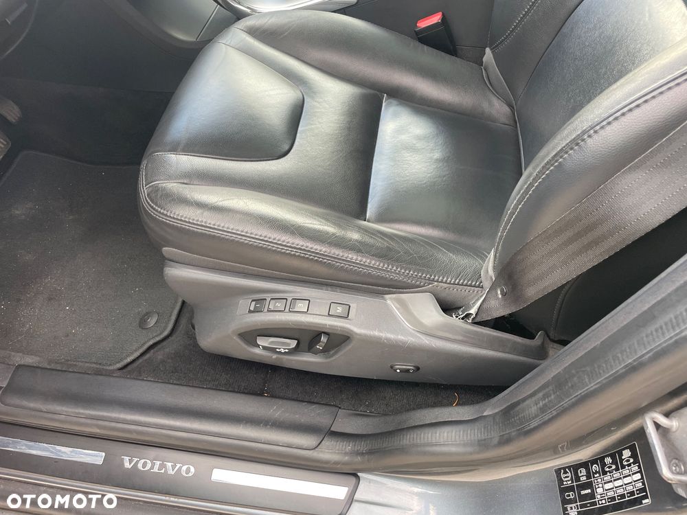 Volvo XC 60 D3 Geartronic Summum - 30