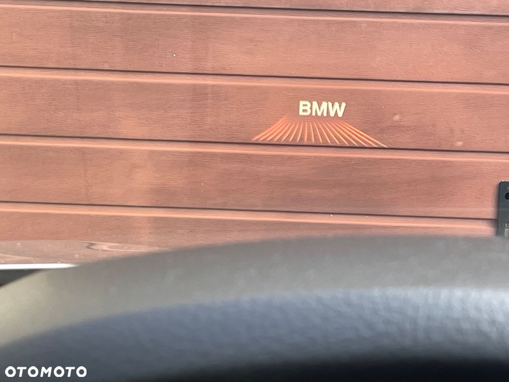 BMW Seria 5 525d xDrive - 15