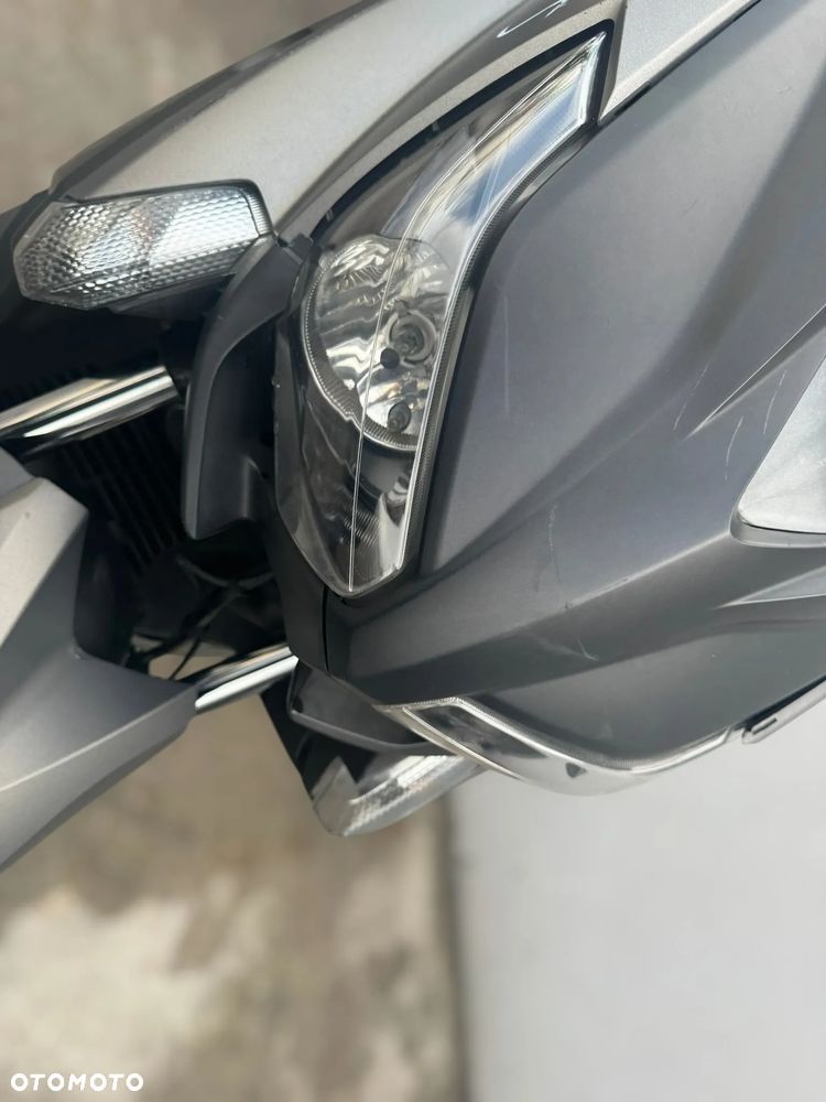 Yamaha X-max - 12