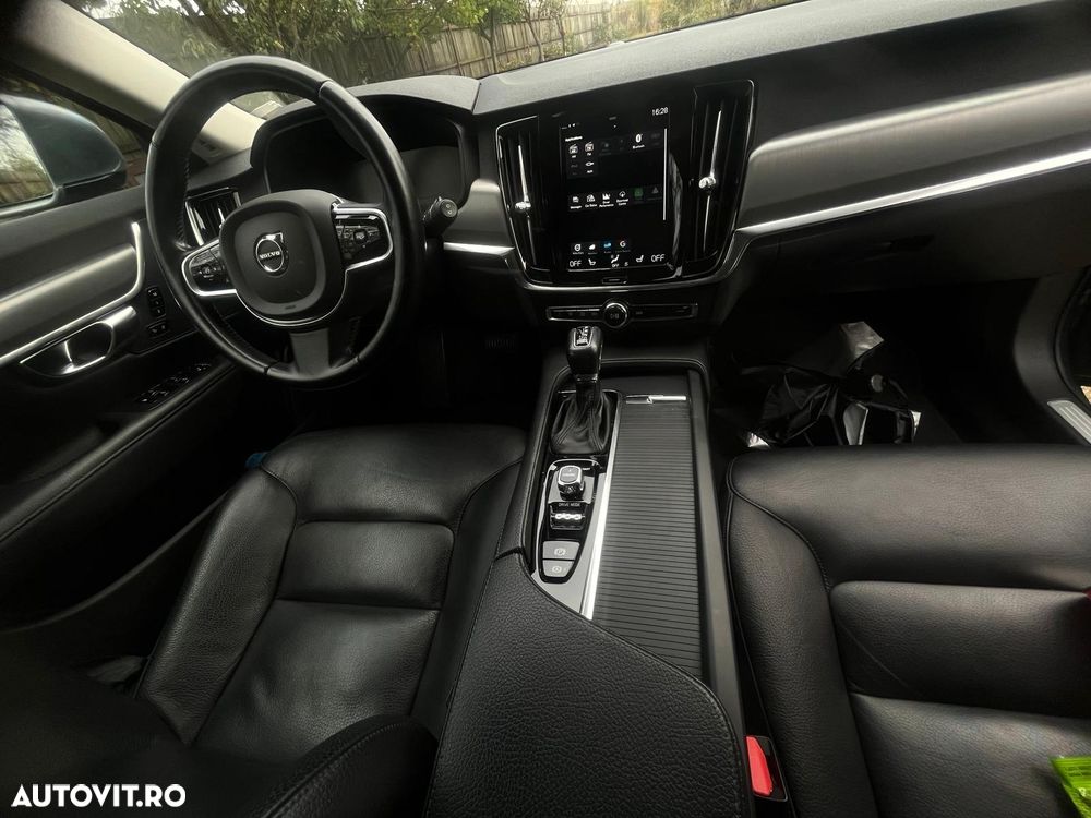 Volvo V90 D4 Momentum - 12