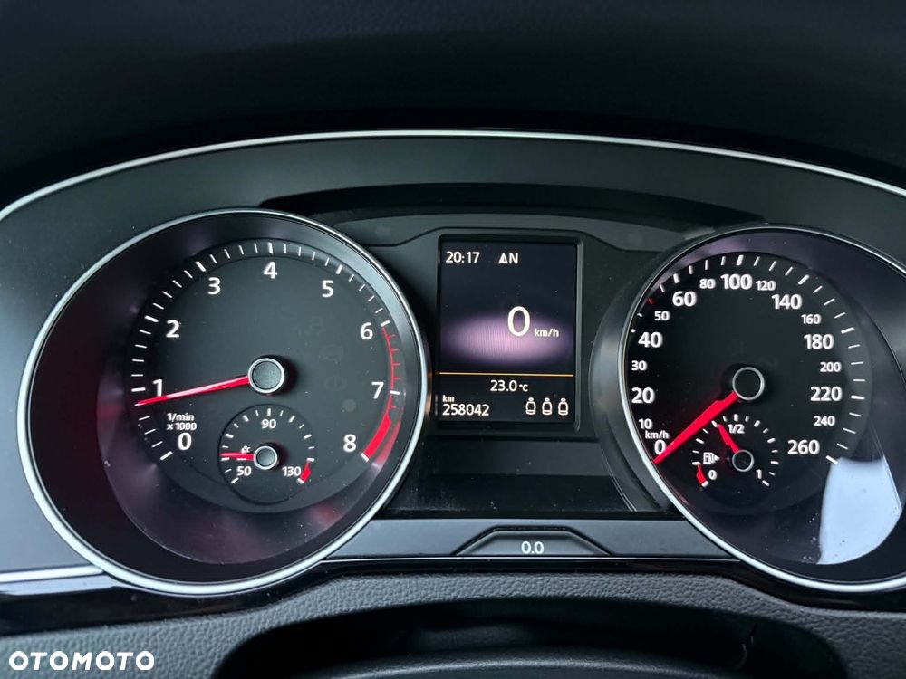 Volkswagen Passat 1.8 TSI BMT Comfortline - 15
