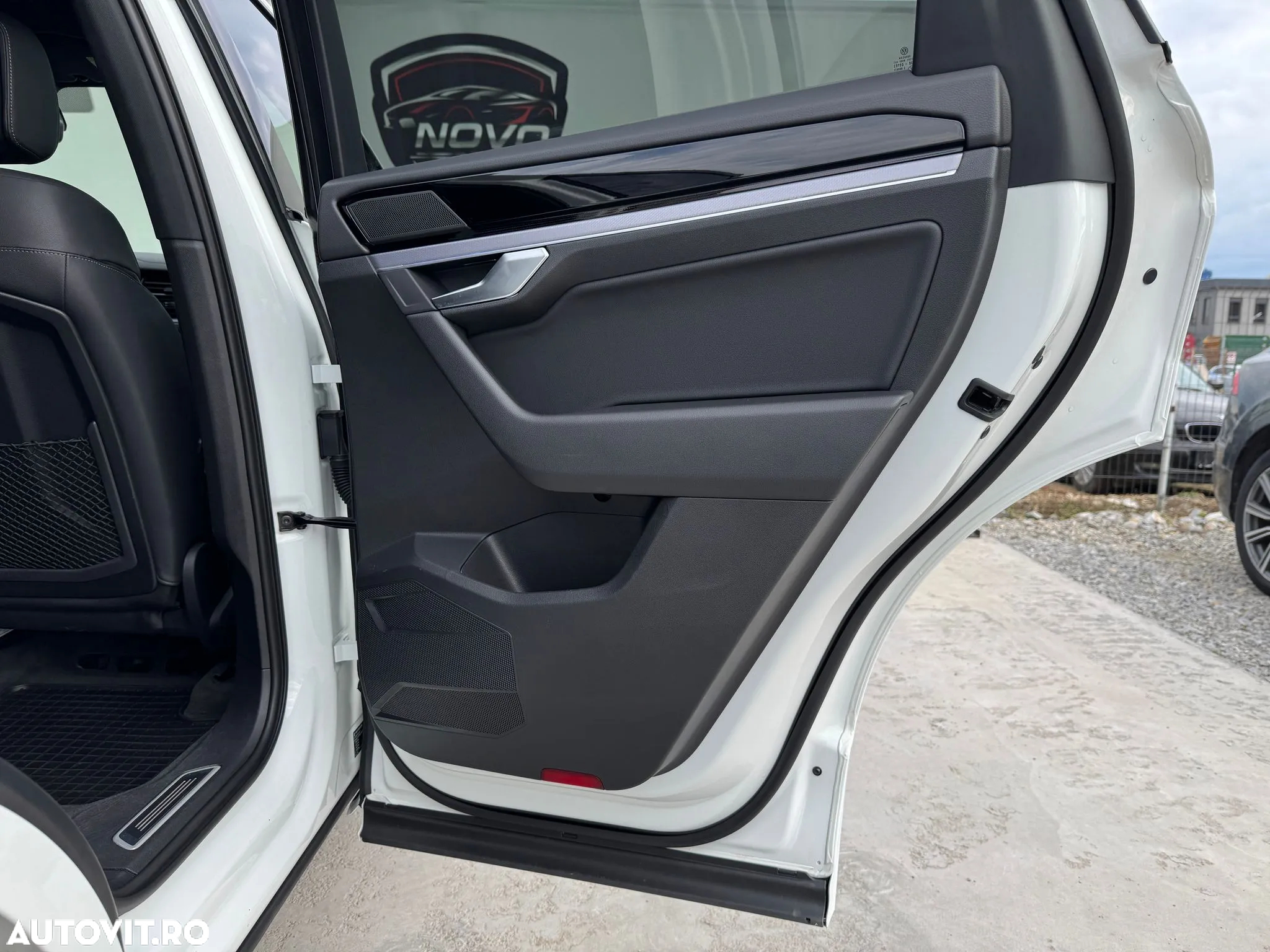 Volkswagen Touareg 3.0 V6 TDI 4Motion DPF Automatik R-Line - 23