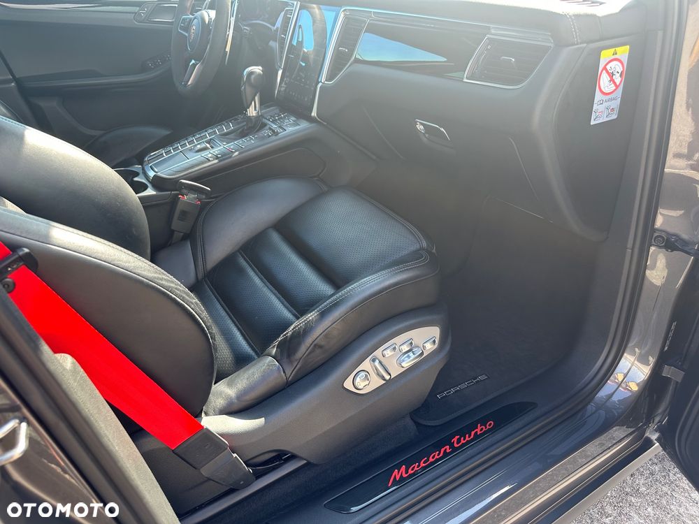 Porsche Macan Turbo PDK - 13