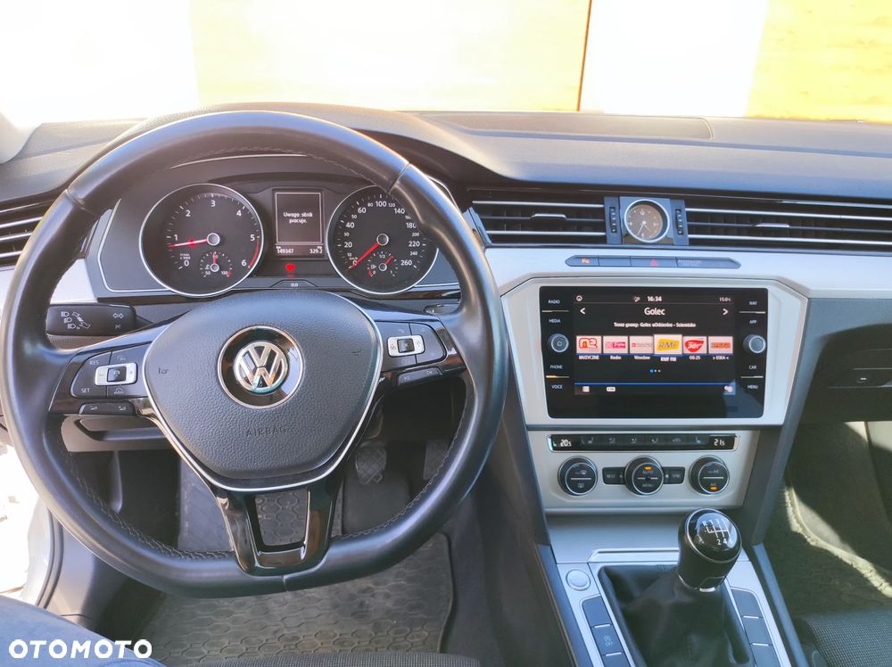 Volkswagen Passat 2.0 TDI SCR Comfortline - 6