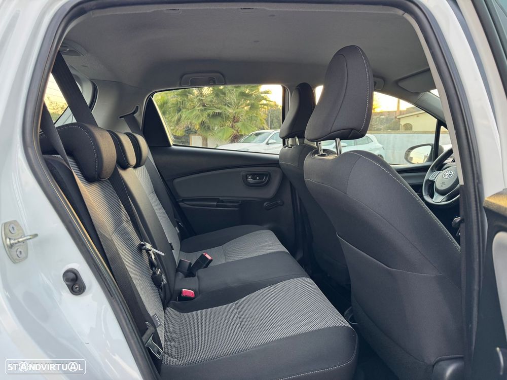 Toyota Yaris 1.5 HSD Comfort - 32