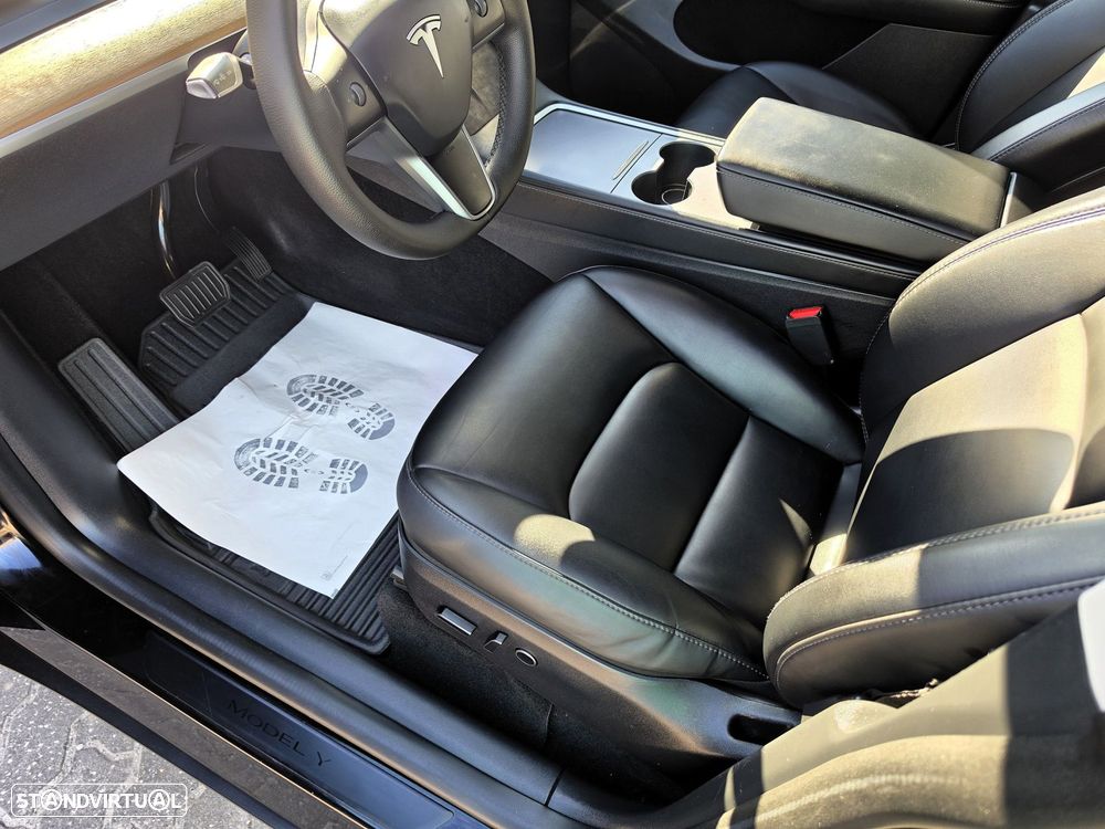 Tesla Model Y Standard - 12