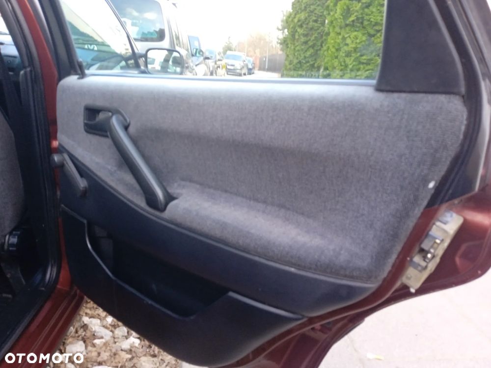 Volkswagen Passat 2.0 GL - 22