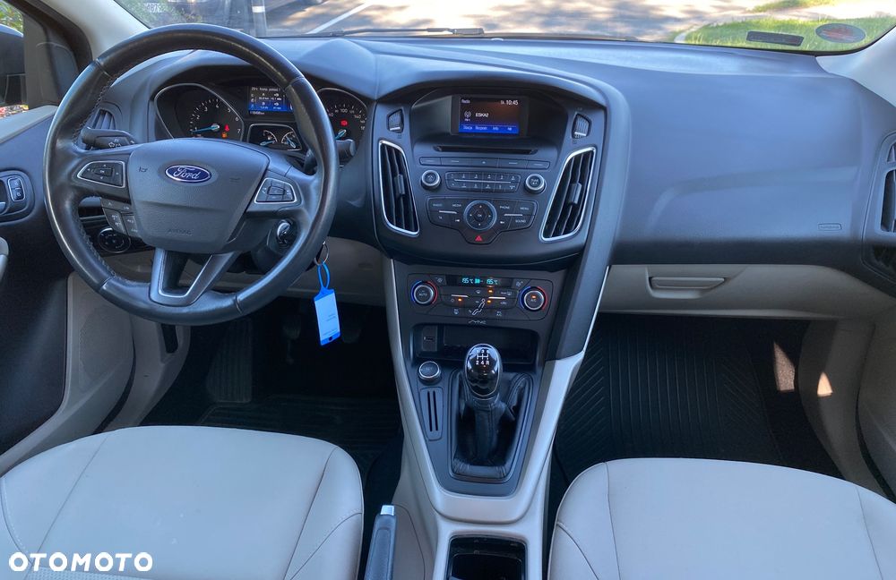 Ford Focus 1.6 Trend - 29