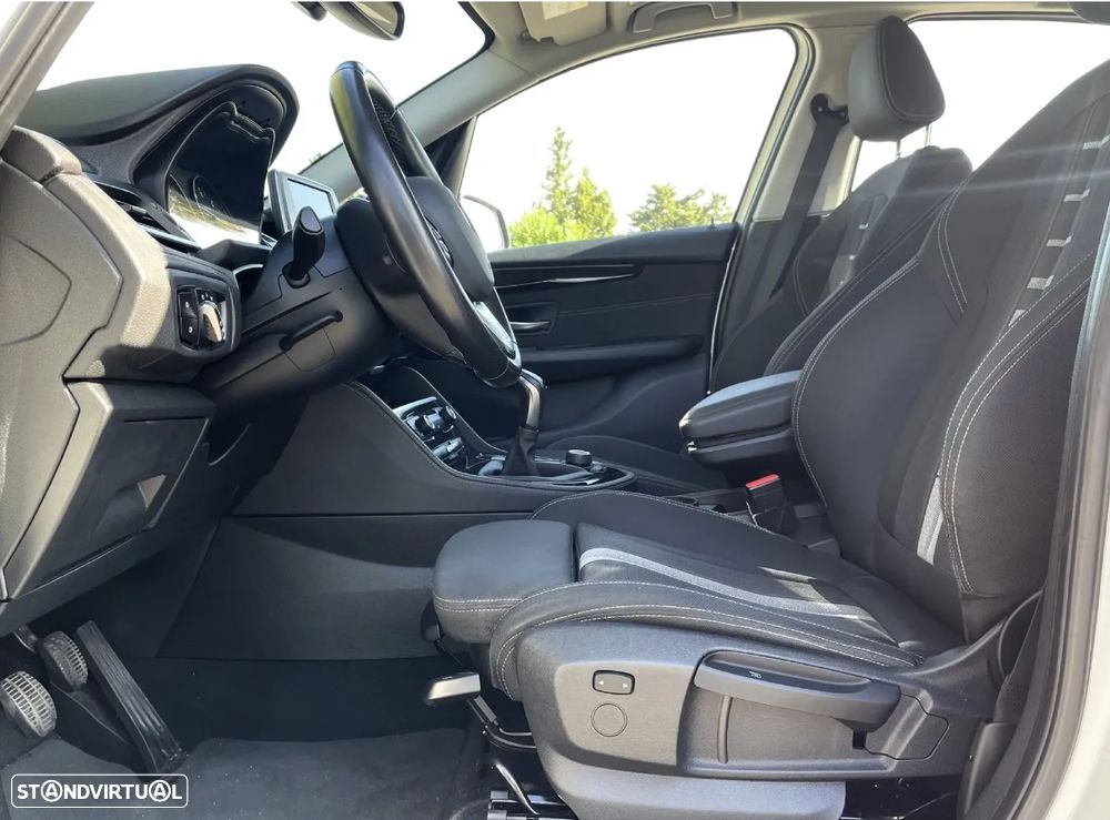 BMW 216 Active Tourer d Line Sport - 29