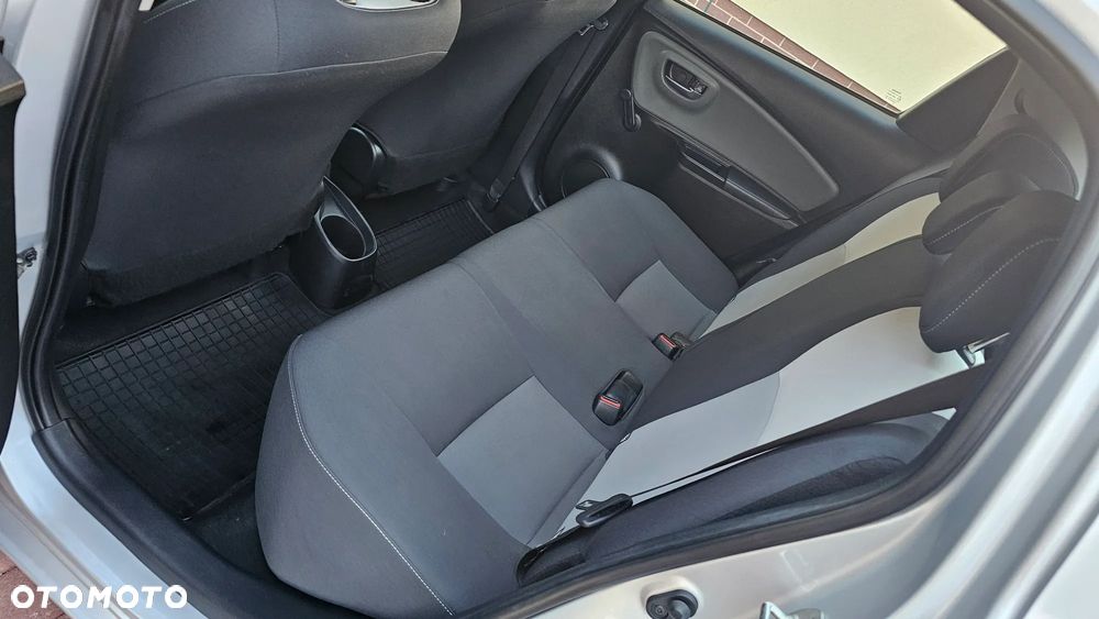 Toyota Yaris 1.0 Premium - 30