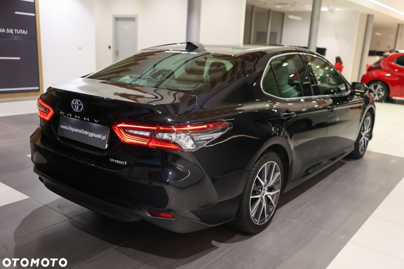 Toyota Camry - 23