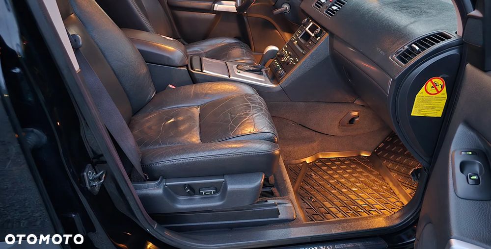 Volvo XC 90 - 9