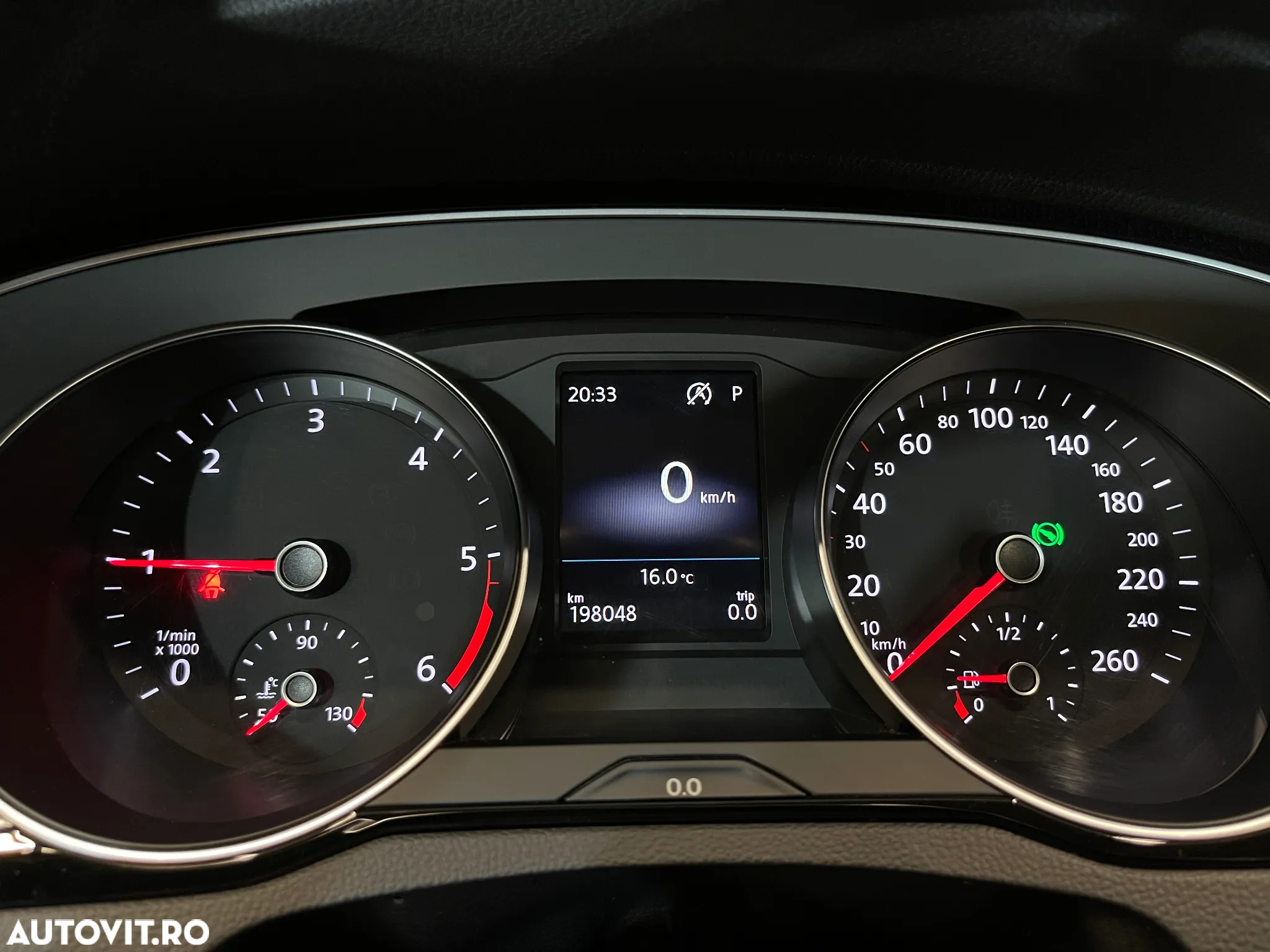 Volkswagen Passat 2.0 TDI DSG Highline - 26