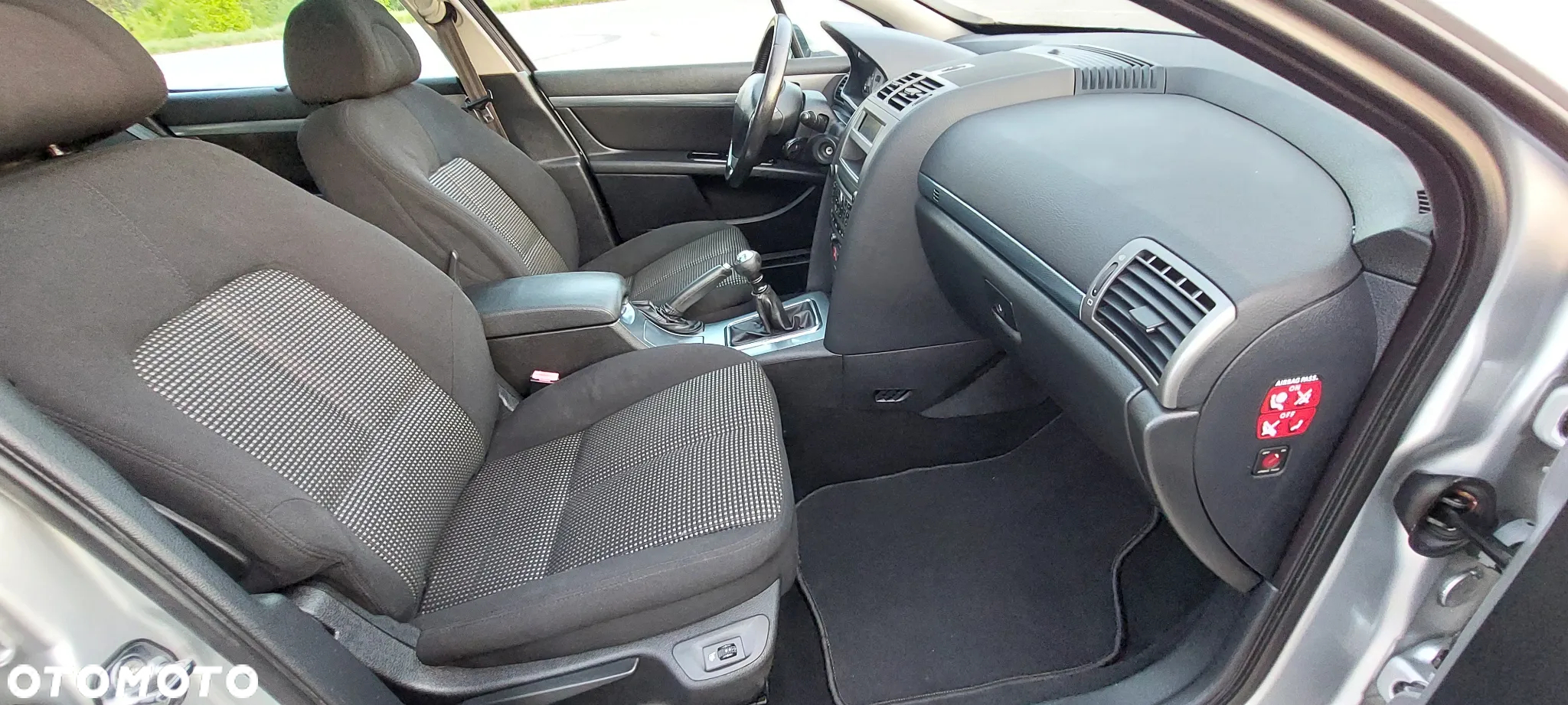 Peugeot 407 SW HDi 135 Platinum - 24