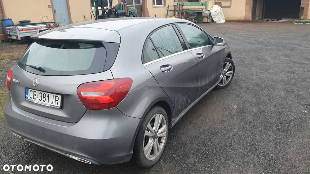 Mercedes-Benz Klasa A 180 d Style 7G-DCT - 3