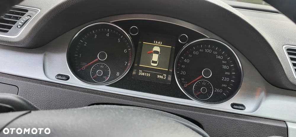 Volkswagen Passat - 10