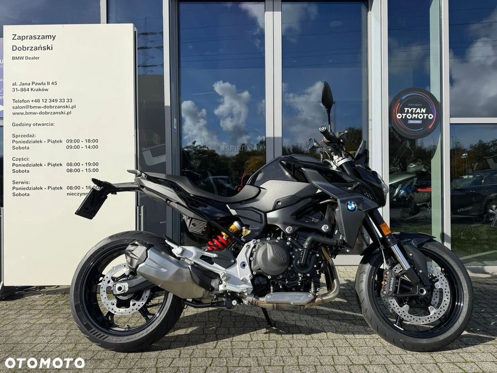 BMW F - 2