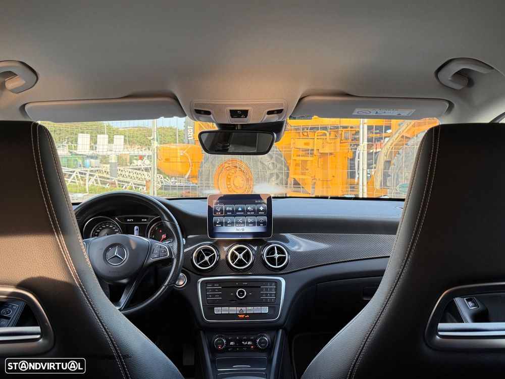 Mercedes-Benz CLA 220 d 4Matic 7G-DCT AMG Line - 7