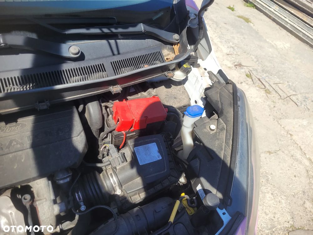 Ford Transit Courier - 27