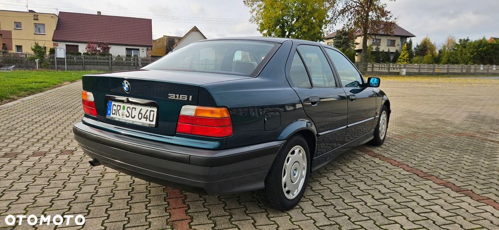BMW Seria 3 316i - 4