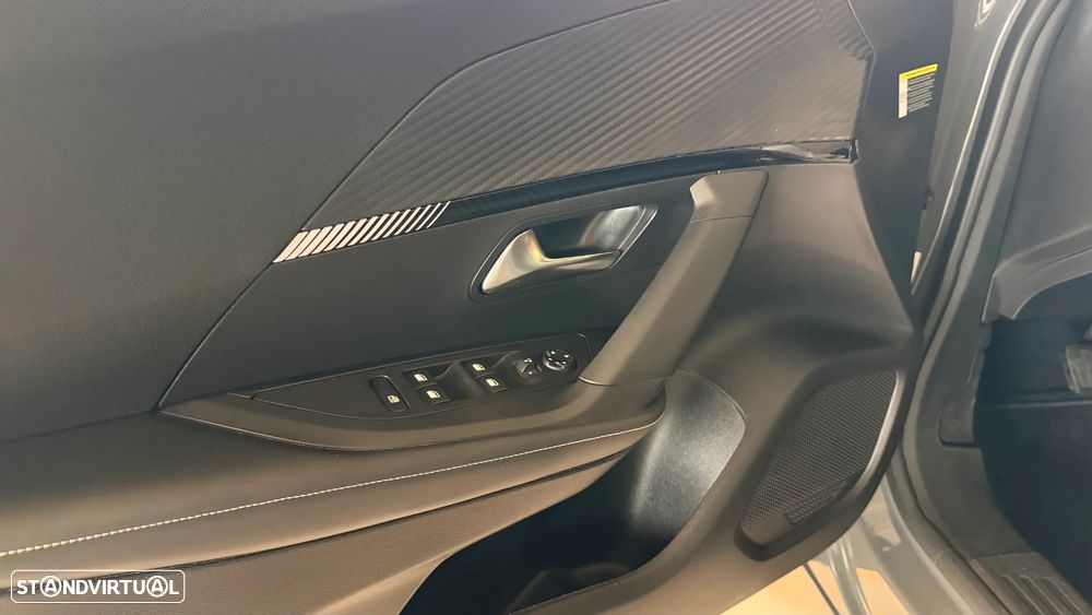 Peugeot e-2008 Allure - 10