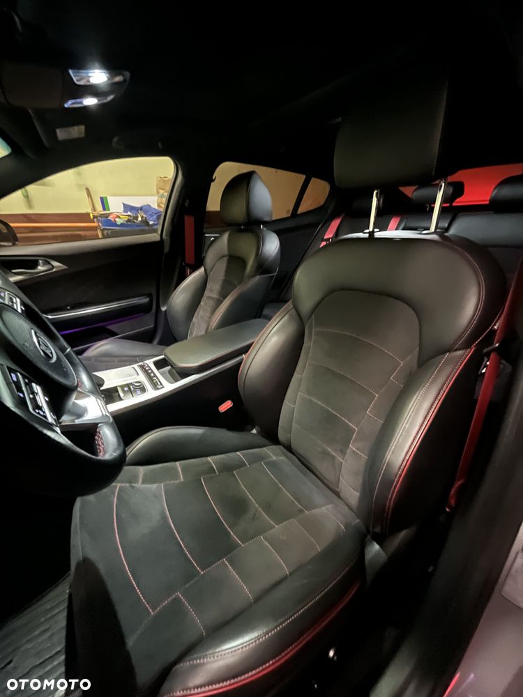 Kia Stinger 3.3 T-GDI V6 GT AWD - 19