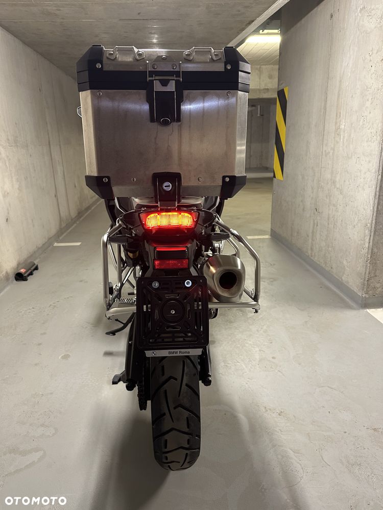 BMW F - 10