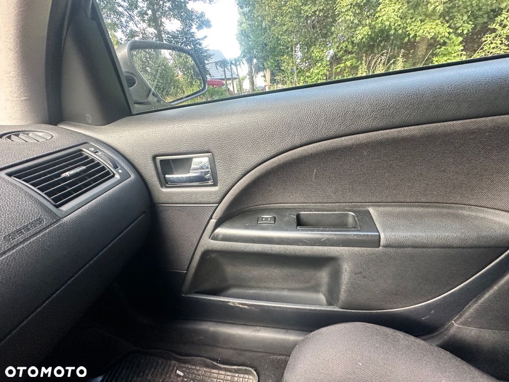 Ford Mondeo - 10