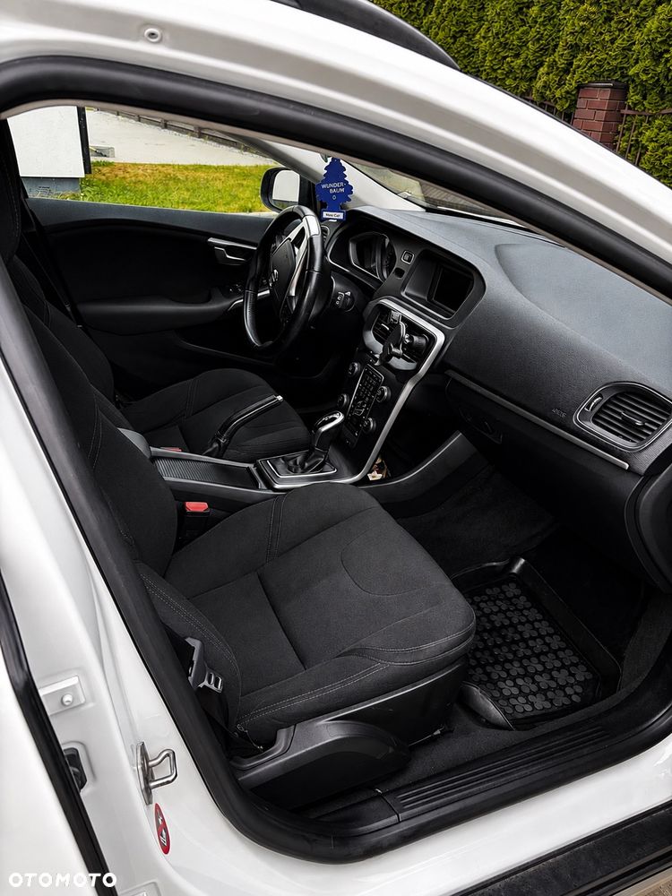 Volvo V40 Cross Country D2 Drive-E SCR Momentum - 2