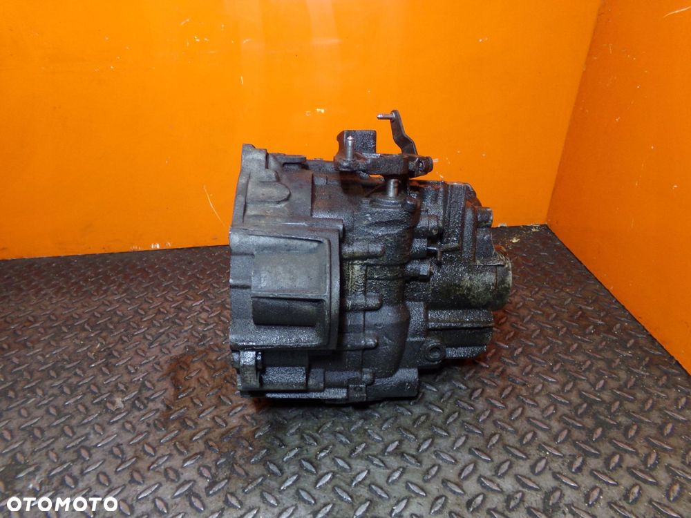 AUDI A3 8P 2.0 TFSI 07r 200KM skrzynia biegow 6 4x4 GVU - 2