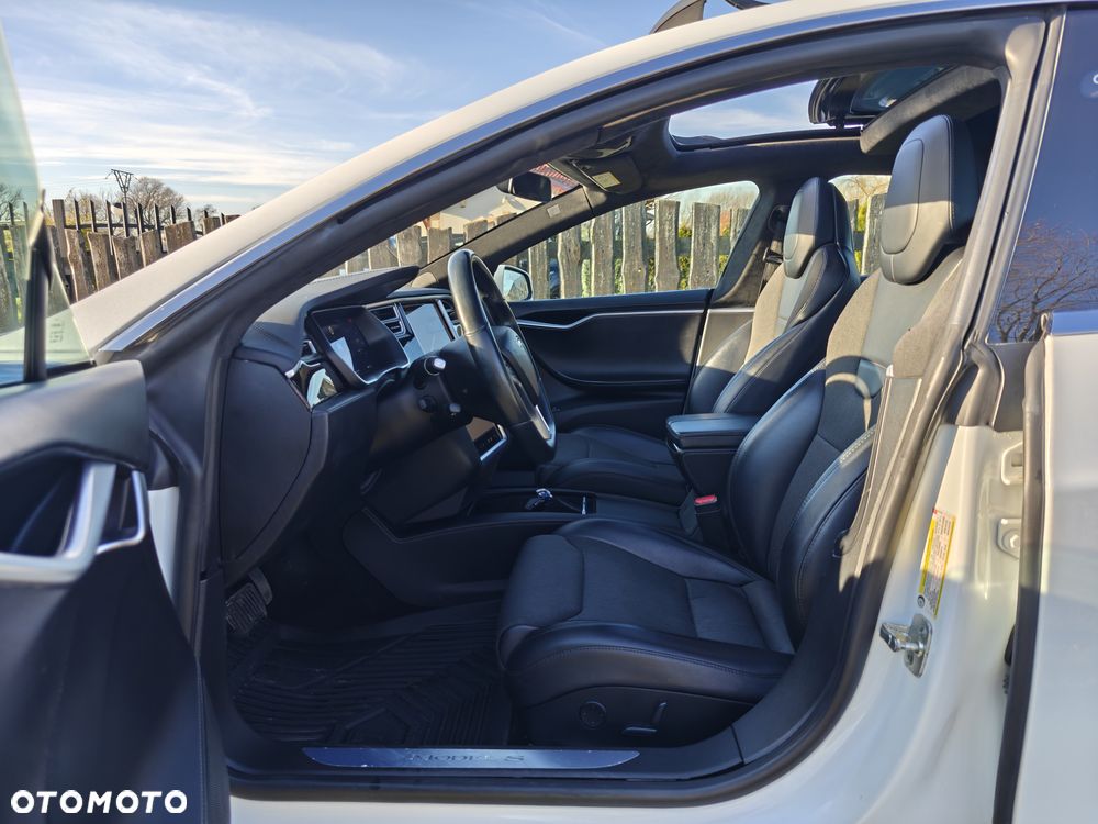 Tesla Model S Long Range Plus - 10