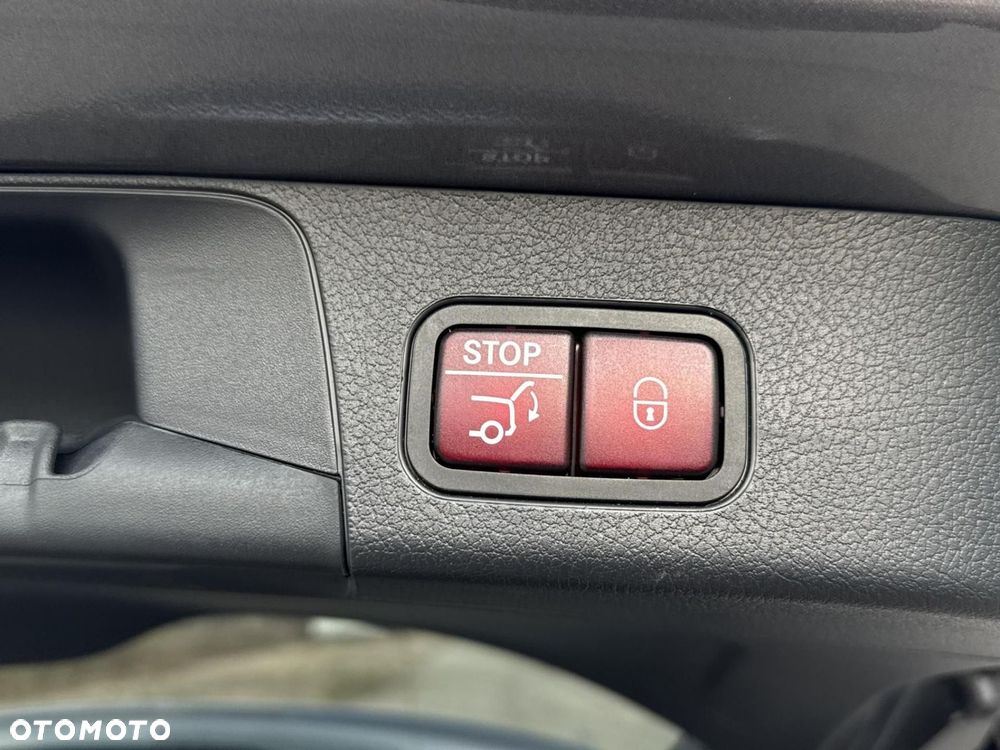 Mercedes-Benz GLB - 16