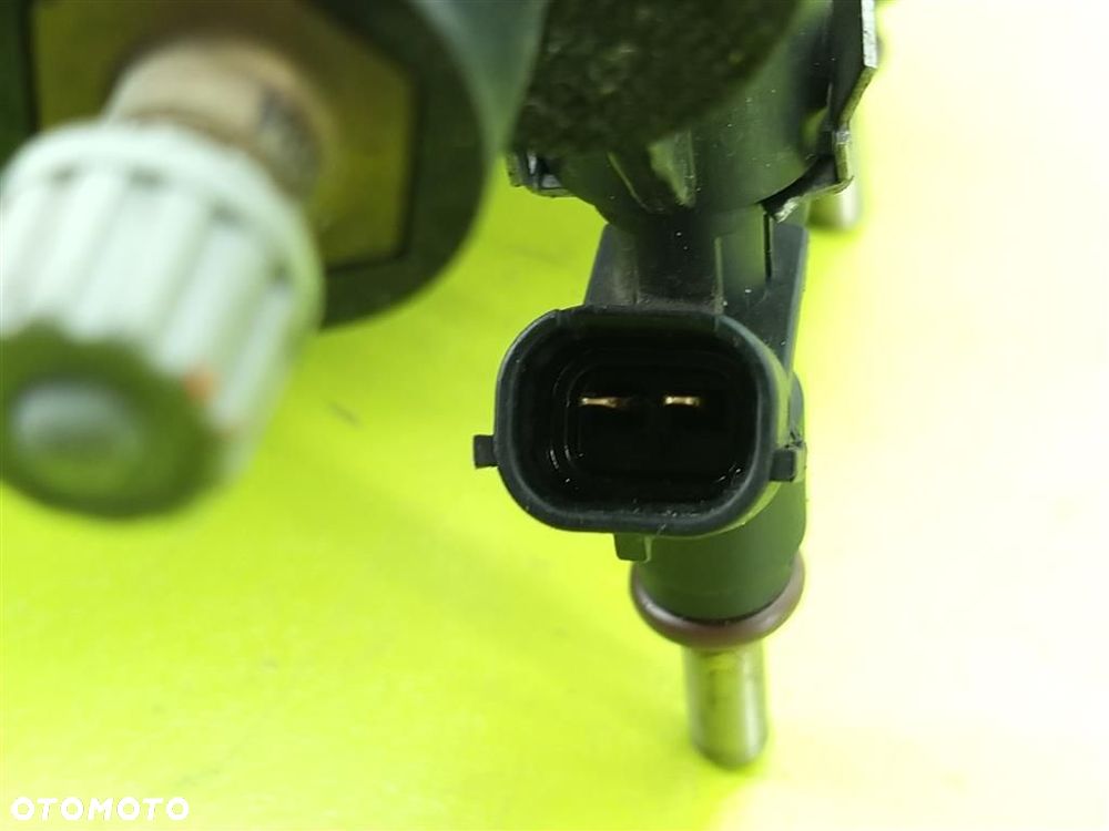 Listwa wtryskiwaczy Peugeot 308 307 207 2006–2012 1.4 B - 4