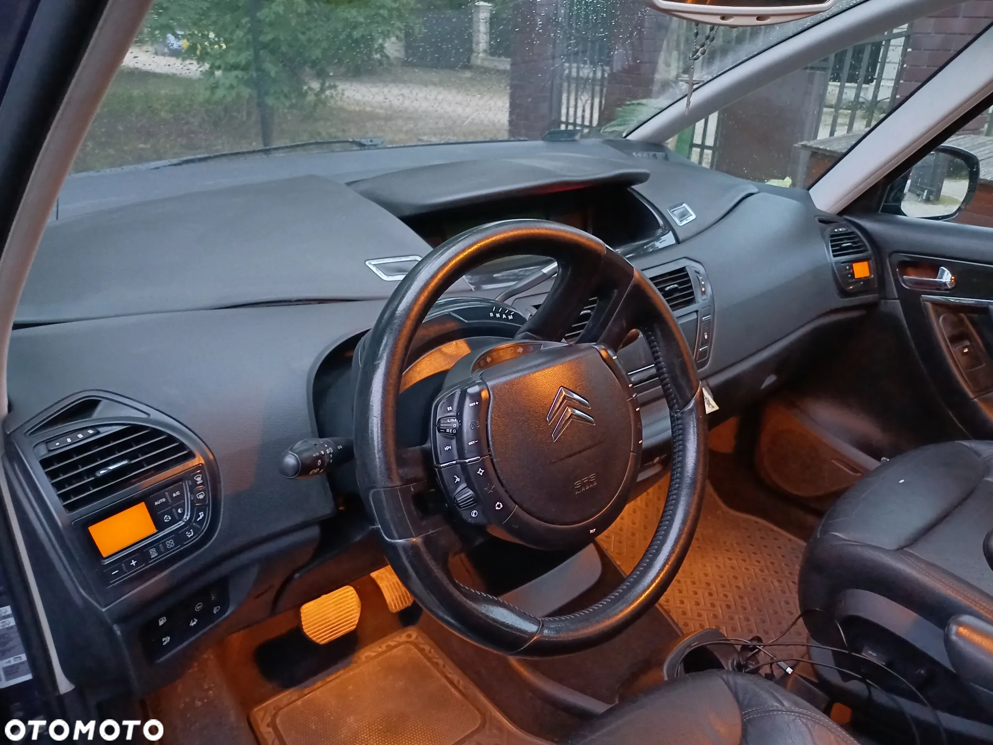 Citroën C4 Grand Picasso 2.0 16V Exclusive - 10