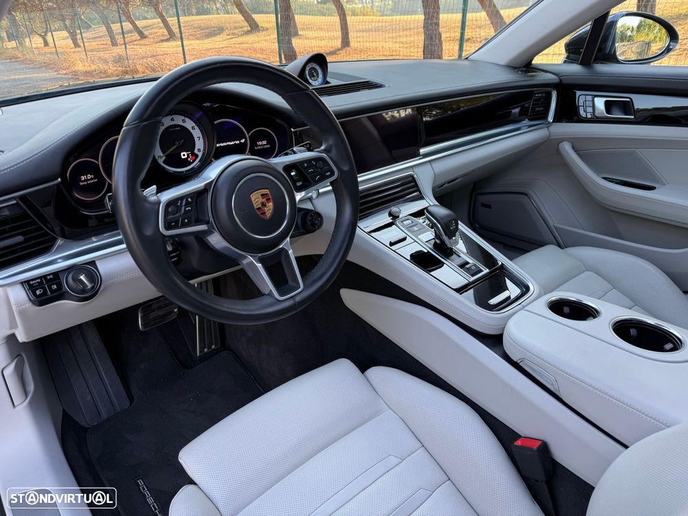 Porsche Panamera Sport Turismo 4 E-Hybrid - 37