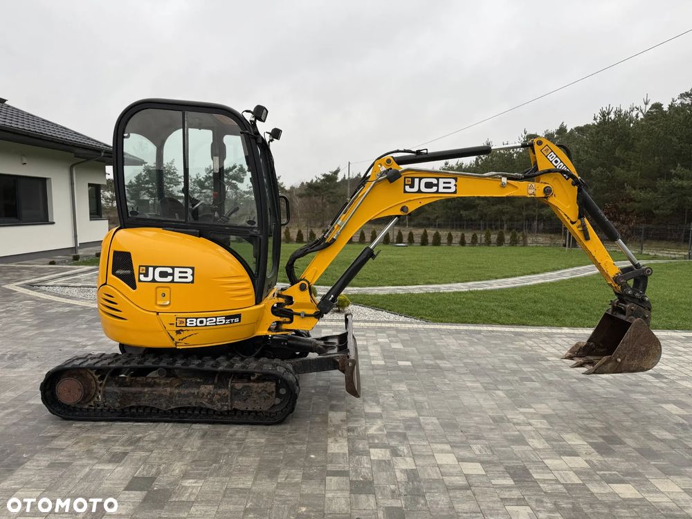 JCB 8025 - 1