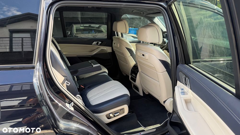 BMW X7 - 12