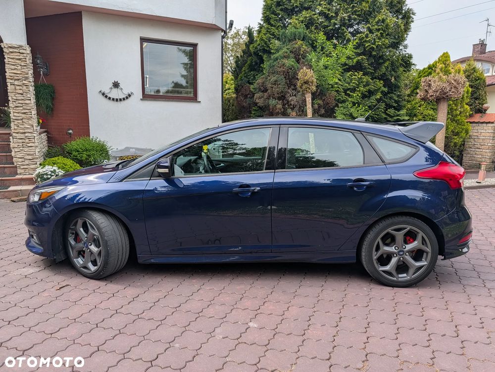 Ford Focus ST - 8
