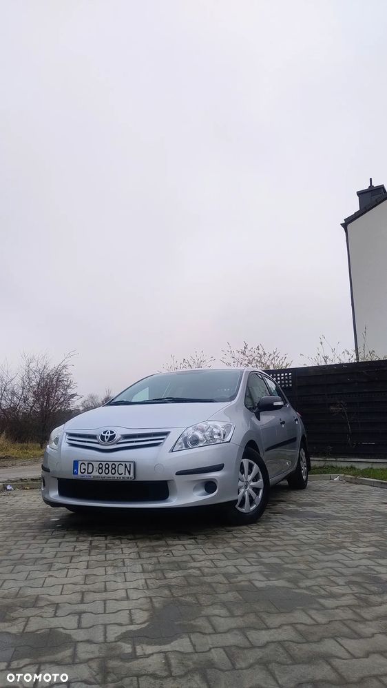 Toyota Auris 1.4 D-4D Terra EU5 - 1