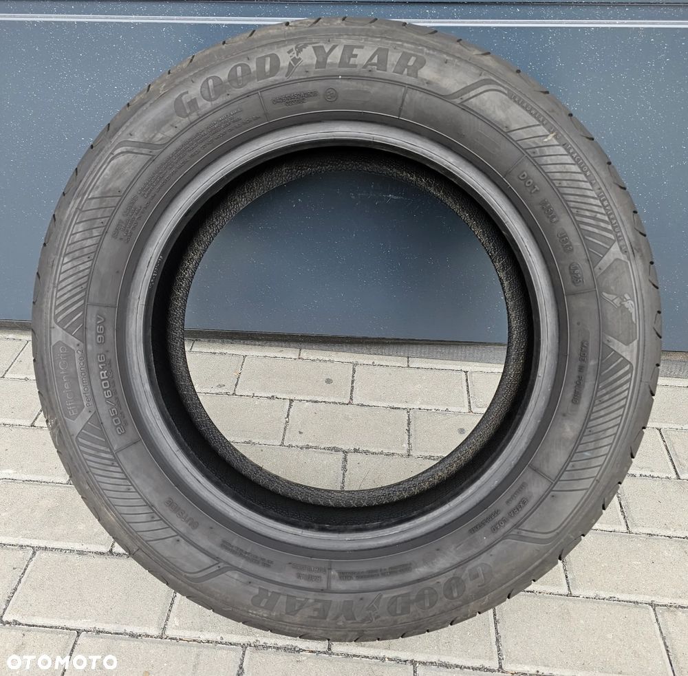 Goodyear Efficient Grip Performance 2 205/60R16 96 V - 3