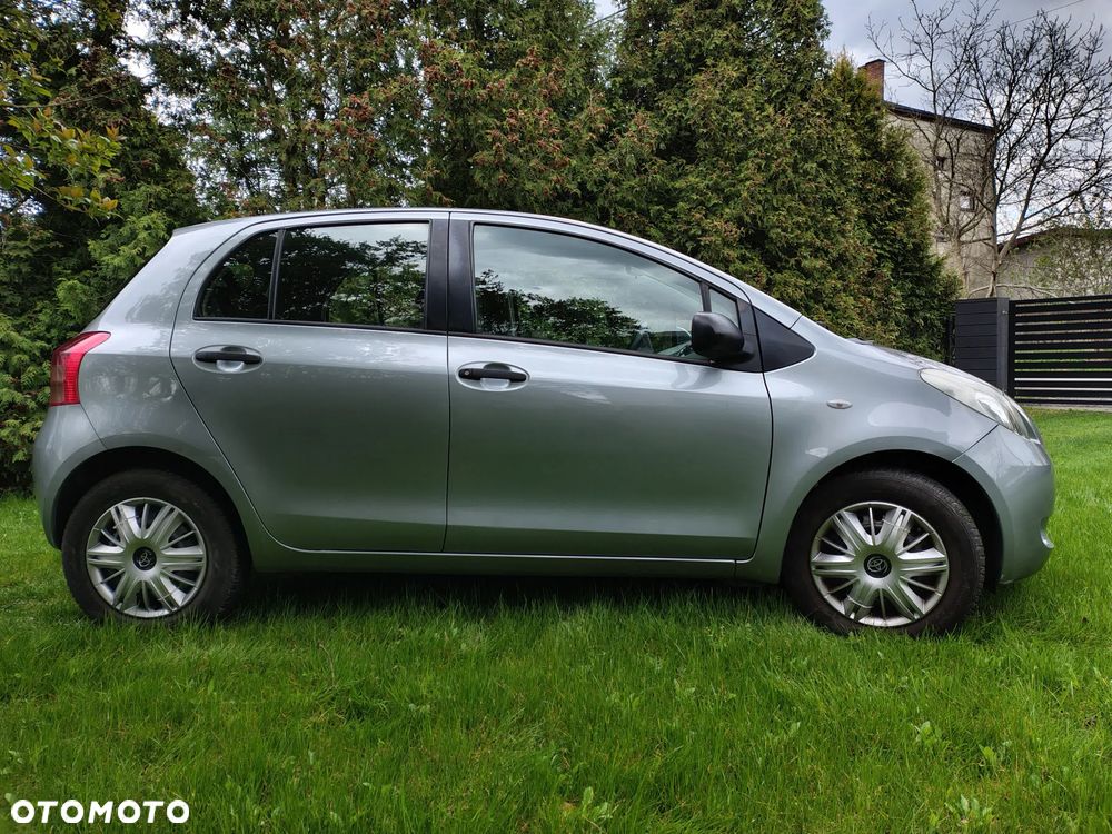 Toyota Yaris 1.3 Terra - 1