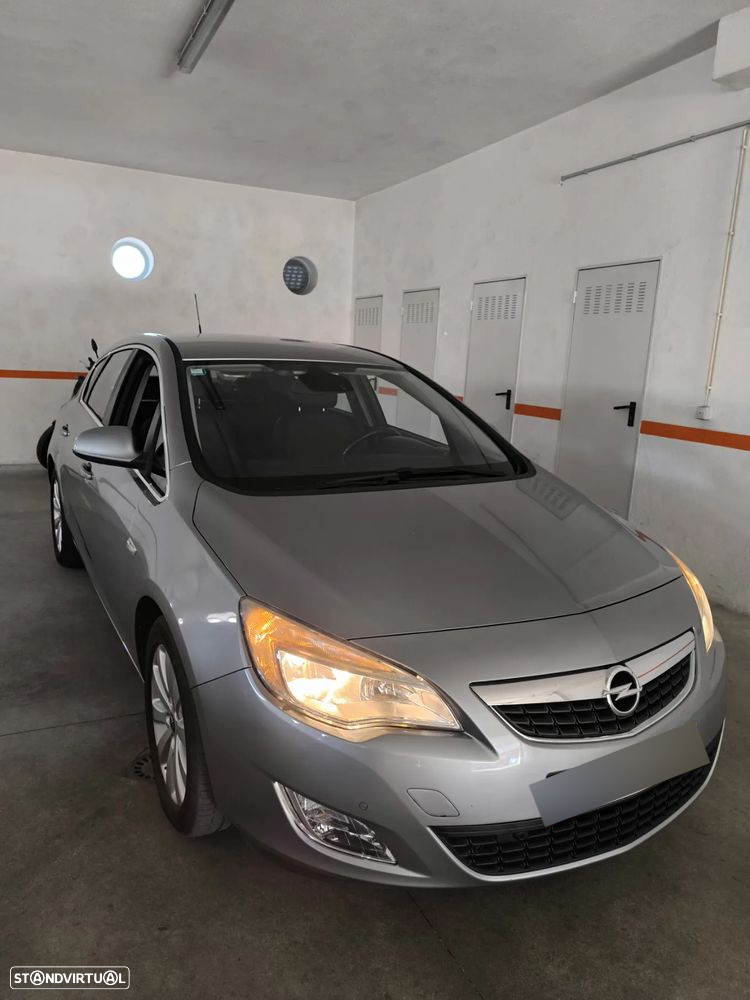 Opel Astra 1.7 CDTi Cosmo - 2