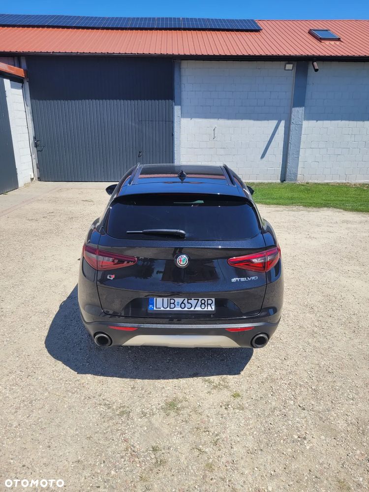 Alfa Romeo Stelvio 2.0 Turbo 16V AT8-Q4 Veloce Ti - 6