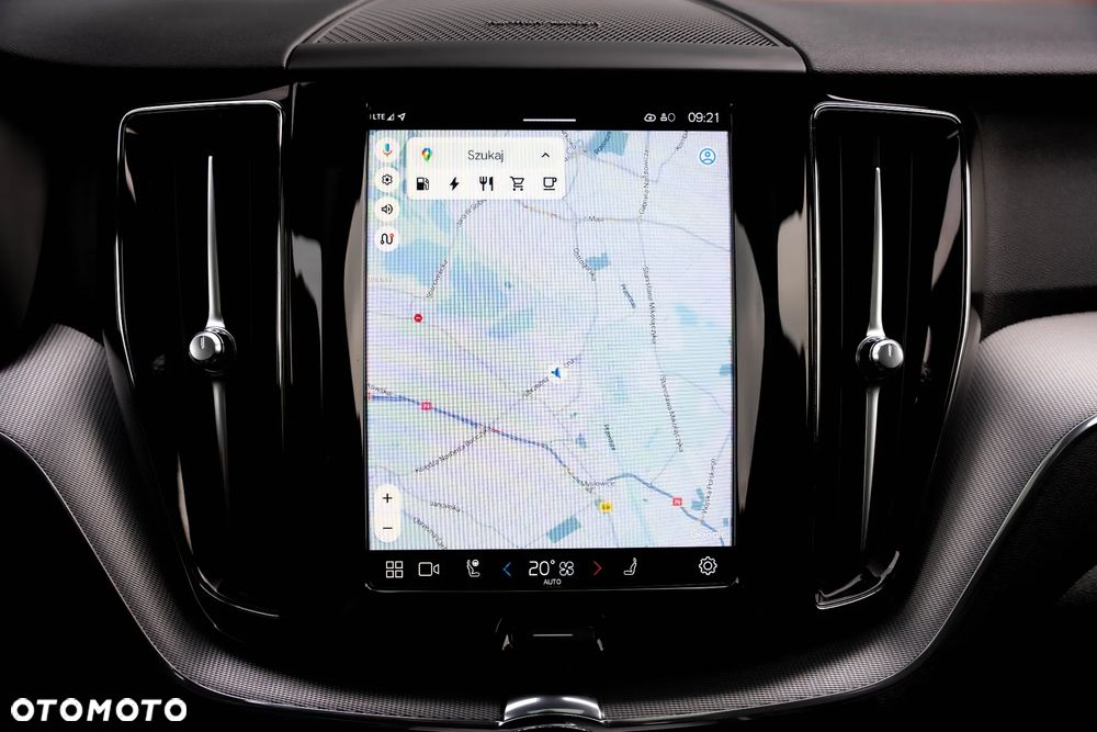 Volvo XC 60 T6 AWD Plug-In Hybrid R-Design - 24